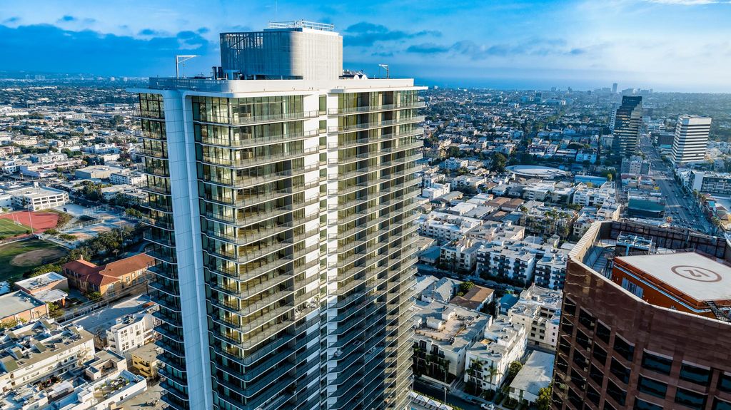 Apartment Gorgeous DTLA artist loft with parking and city views, Los  Angeles, CA 
