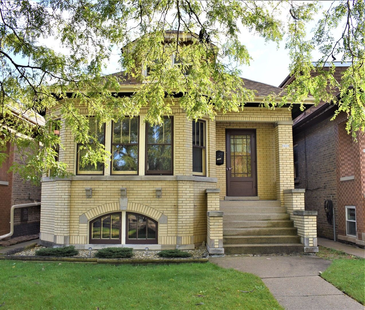 5245 W Wolfram St, Chicago, IL 60641 | Trulia